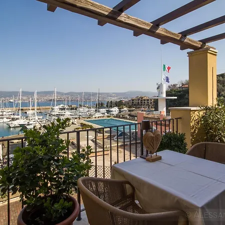 Vitamaris Wellness & Апартаменты *